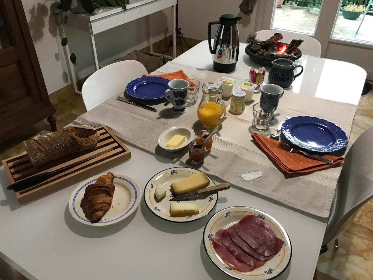 B&B Chez Anne-Marie Ніон Екстер'єр фото